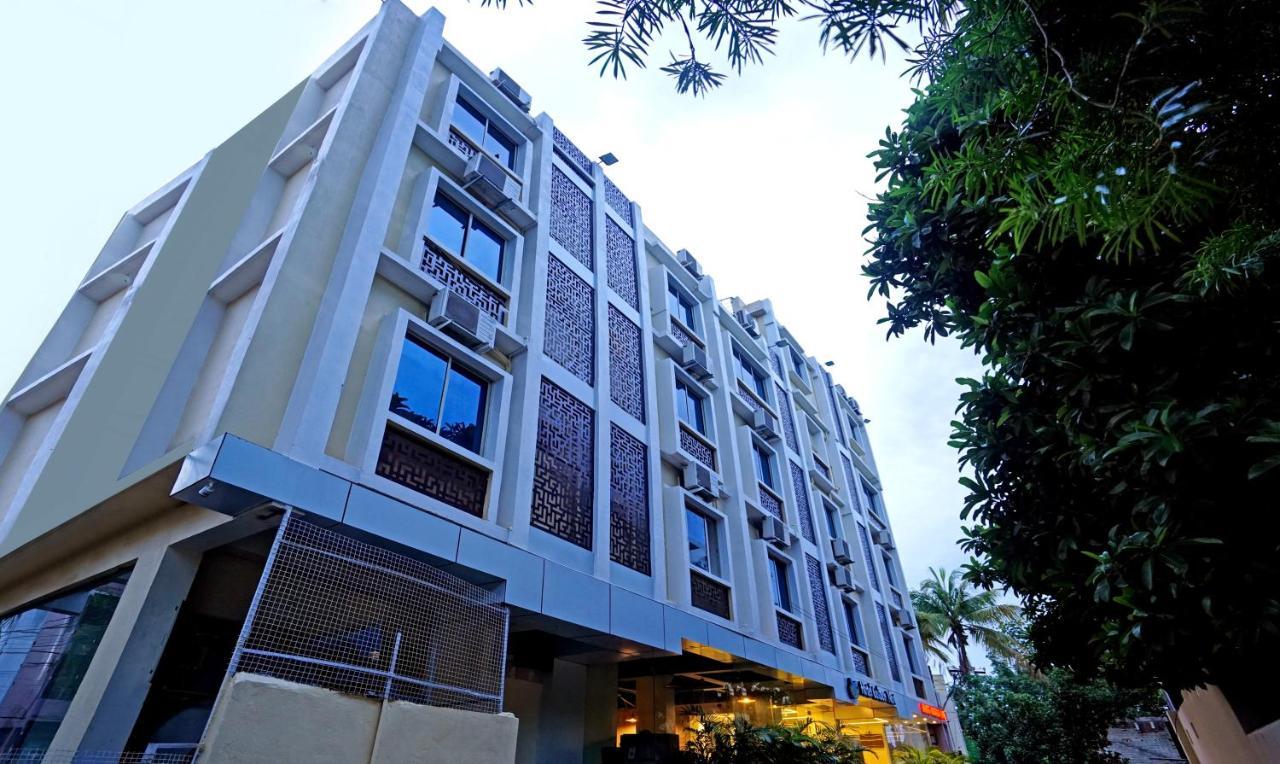 Treebo Golden Nest Hotel Bhubaneswar Exterior photo