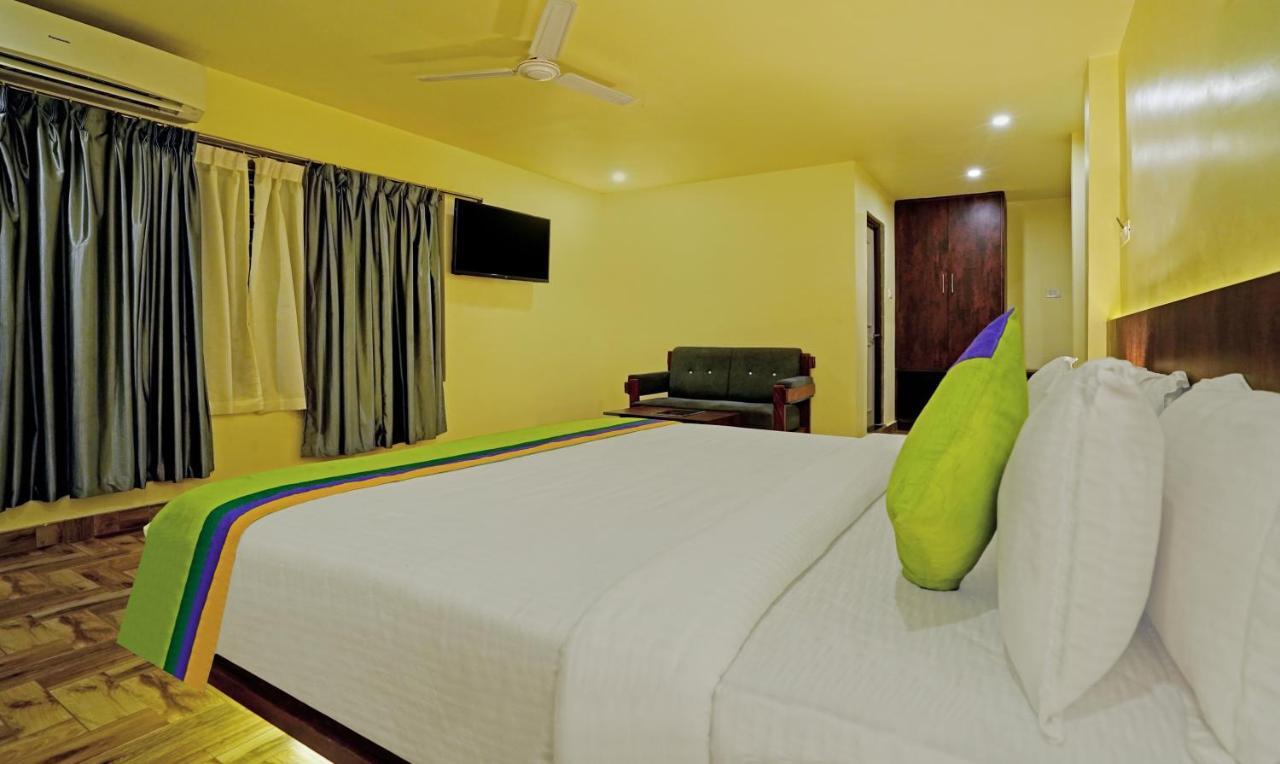 Treebo Golden Nest Hotel Bhubaneswar Exterior photo