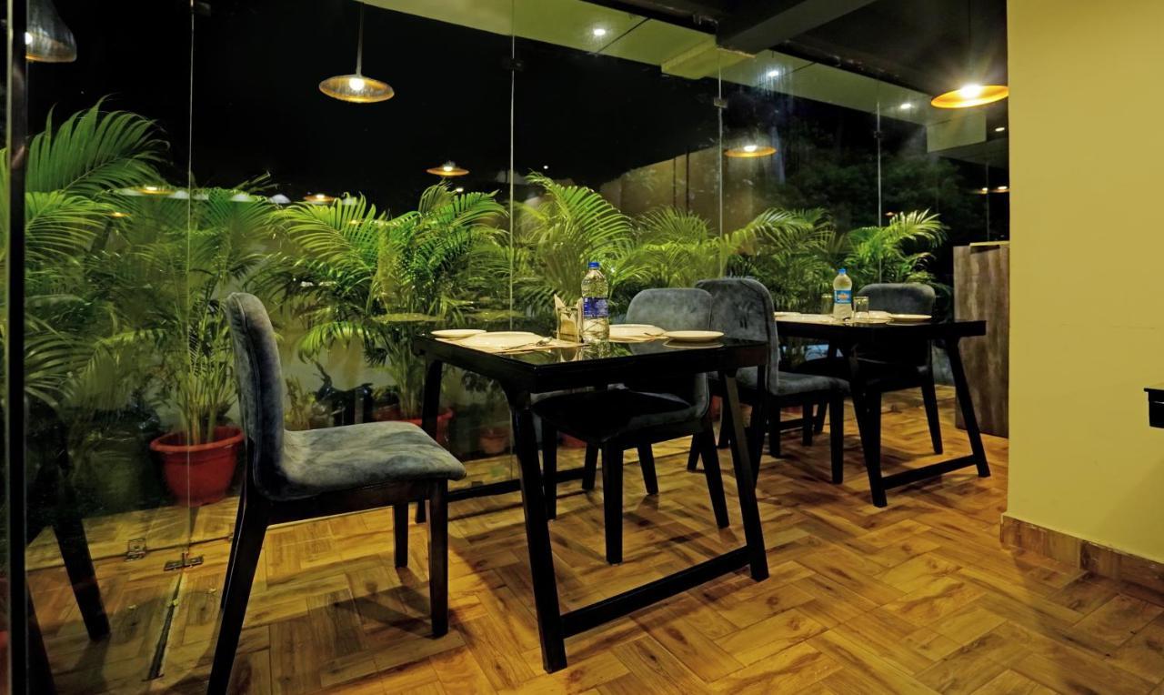 Treebo Golden Nest Hotel Bhubaneswar Exterior photo