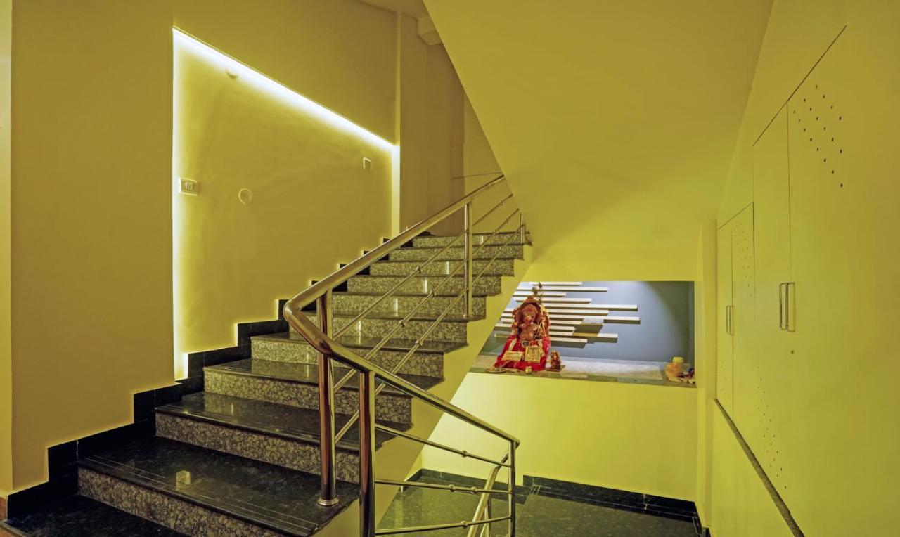 Treebo Golden Nest Hotel Bhubaneswar Exterior photo
