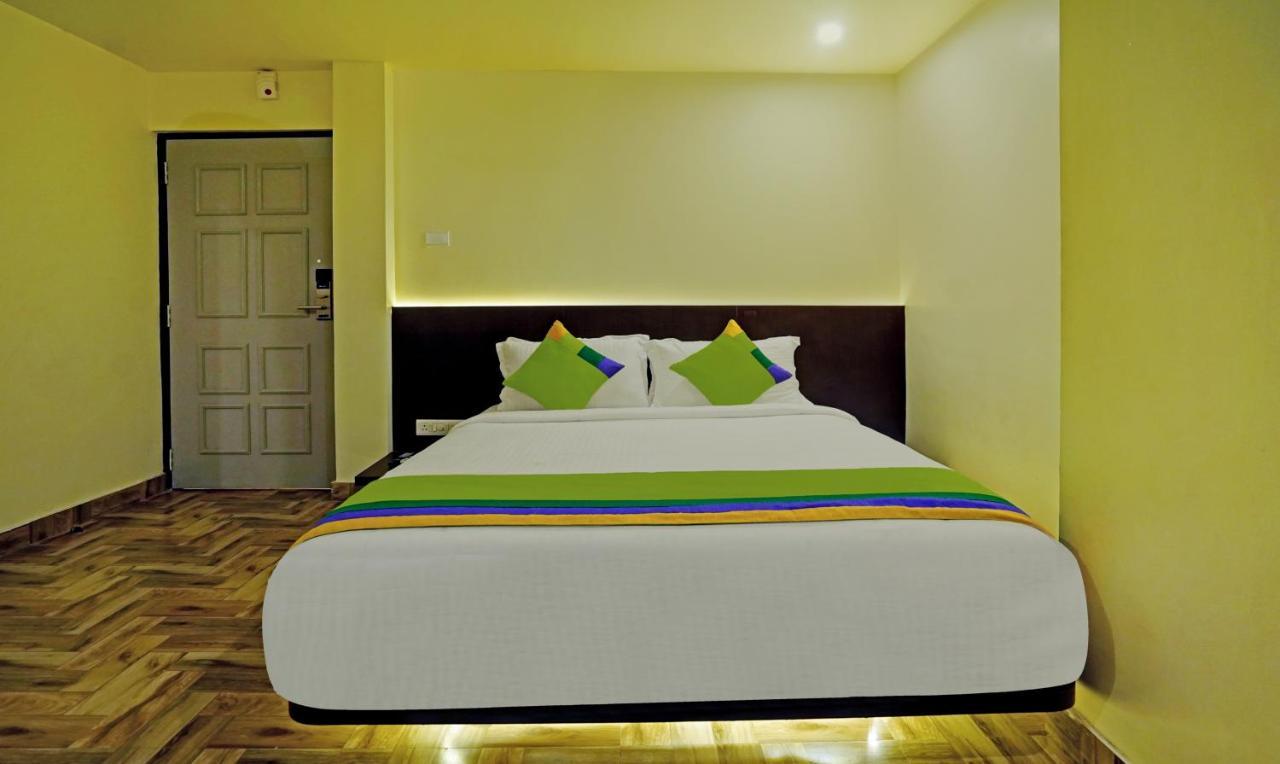 Treebo Golden Nest Hotel Bhubaneswar Exterior photo