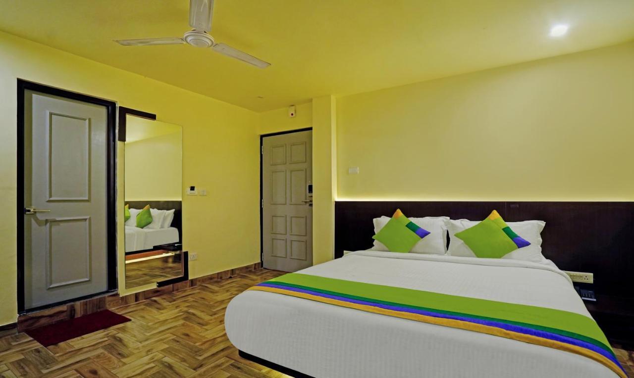 Treebo Golden Nest Hotel Bhubaneswar Exterior photo