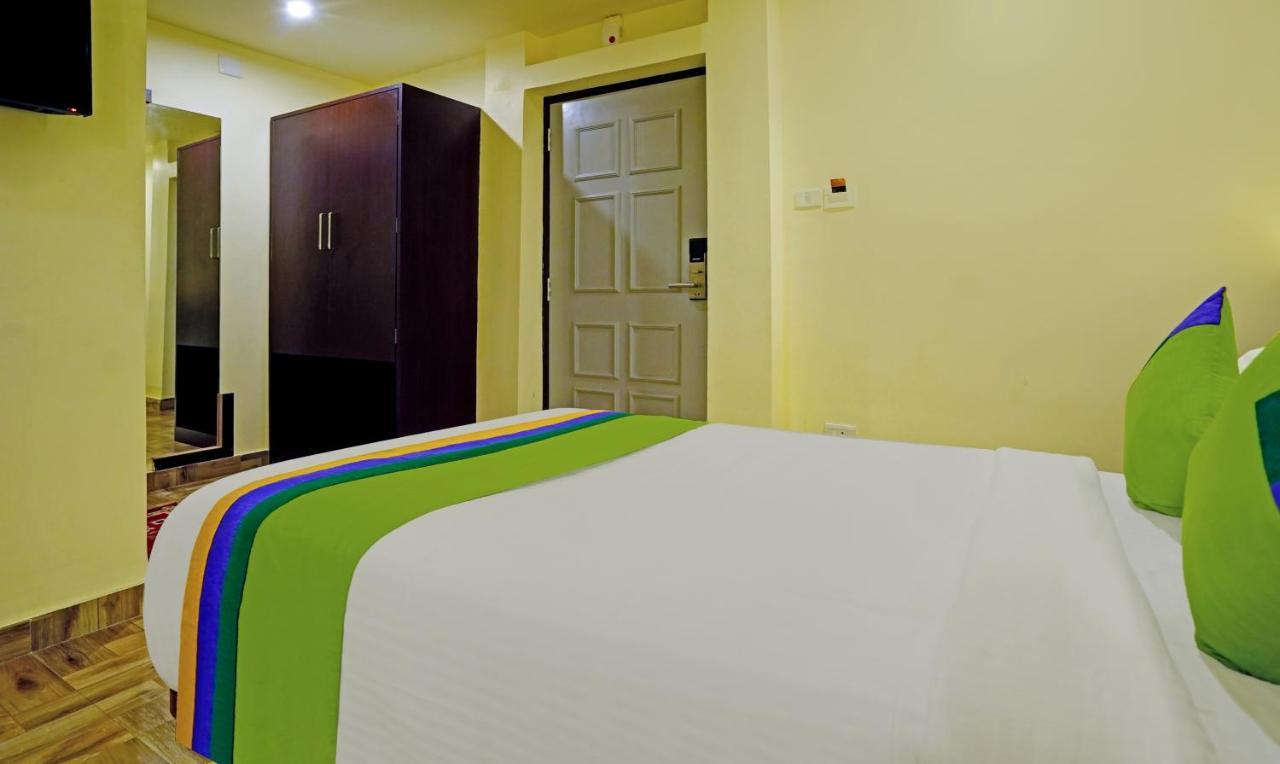 Treebo Golden Nest Hotel Bhubaneswar Exterior photo