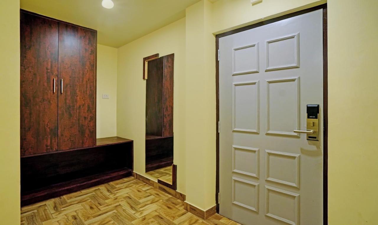 Treebo Golden Nest Hotel Bhubaneswar Exterior photo