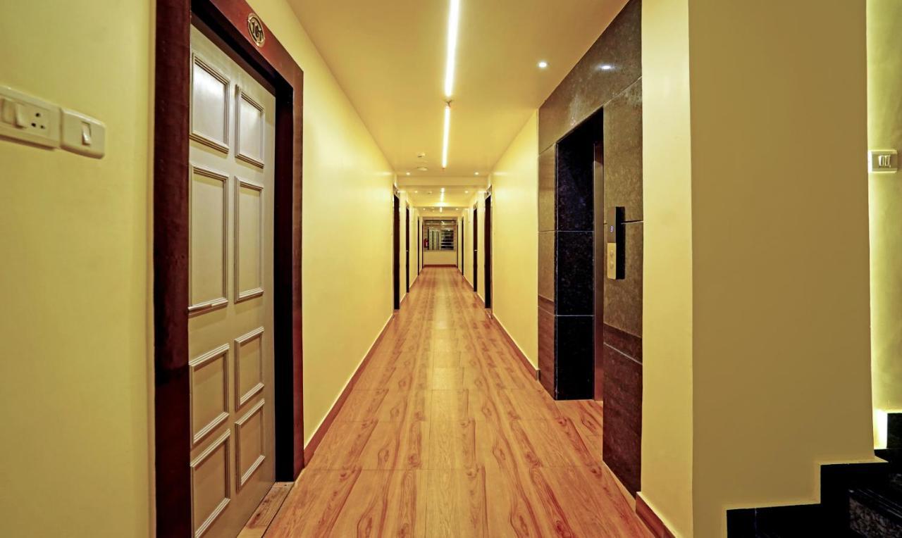 Treebo Golden Nest Hotel Bhubaneswar Exterior photo