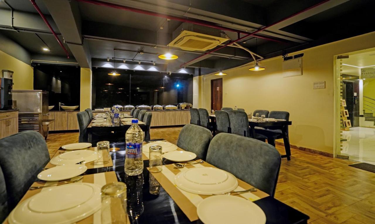 Treebo Golden Nest Hotel Bhubaneswar Exterior photo