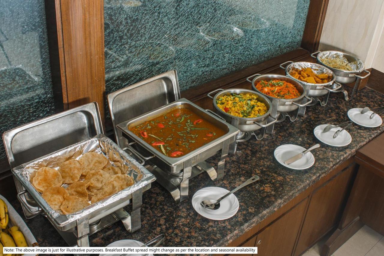 Treebo Golden Nest Hotel Bhubaneswar Exterior photo